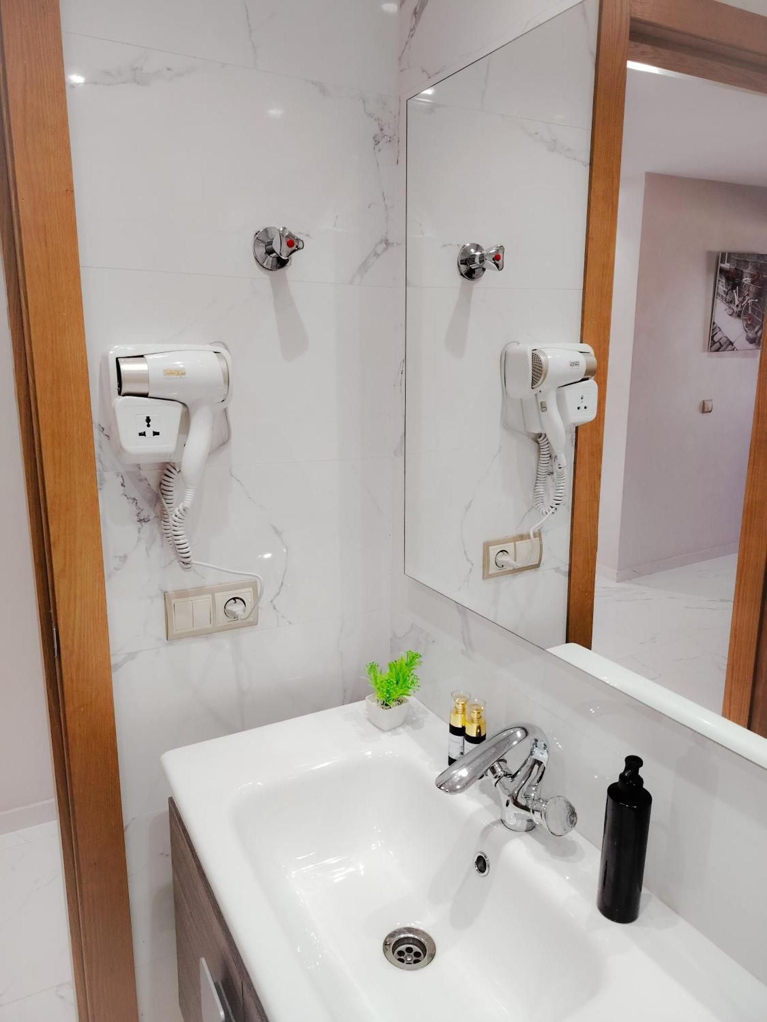 Super Apartement Totalement Neuf A Cote De Marjane Avec La Climatisation Et Wifi แทนเจียร์ ภายนอก รูปภาพ